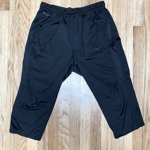 Nike Dri-Fit cropped 3/4 training pants size large in black